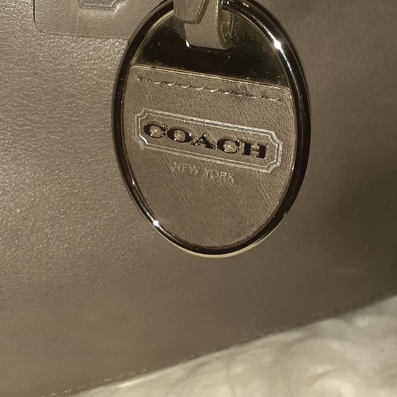 Coach - Picture 6 of 7